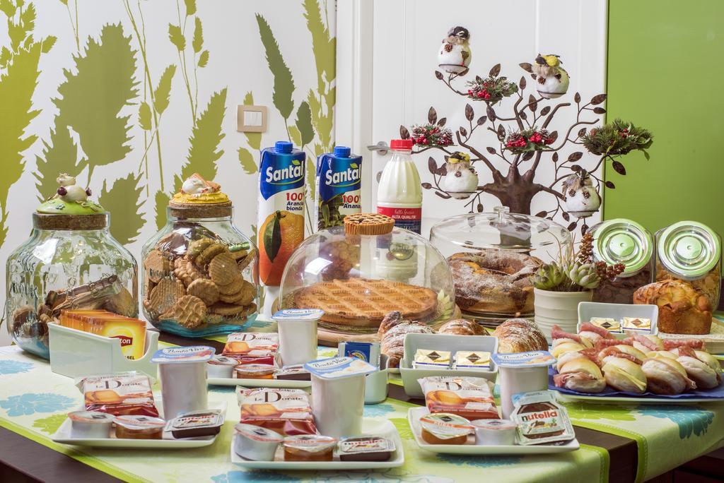 Bed & Breakfast Armonie Romane ภายนอก รูปภาพ A typical Spanish breakfast