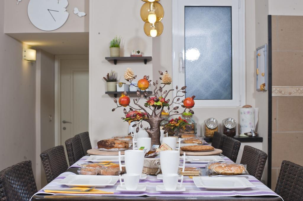 Bed & Breakfast Armonie Romane ภายนอก รูปภาพ A Shabbat table